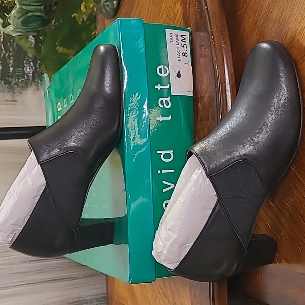 New in box! David Tate Tavi Womens 8.5 black leather ankle bootie shoes